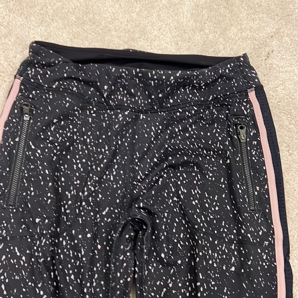 Lululemon C5 yoga Pants with Light Pink Piping  Size 4 - Picture 3 of 8